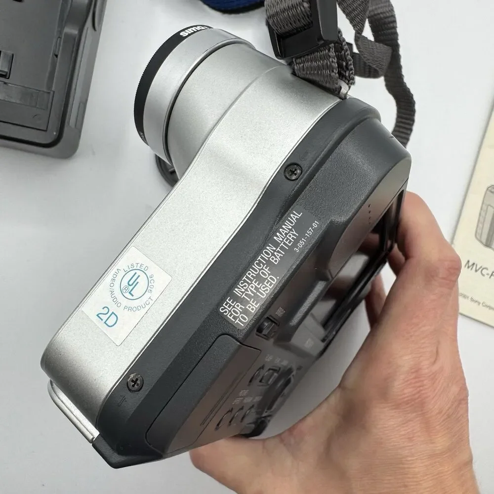 Sony Mavica MVC-FD75 Digital Camera 10x Zoom Tested Working Kit